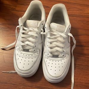 White Nike Air Force 1